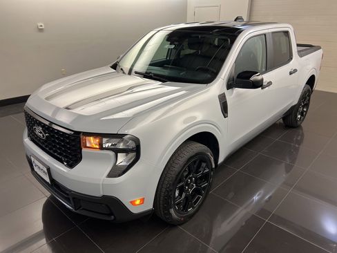 New 2025 Ford Maverick XLT w/ XLT Luxury Package image 3