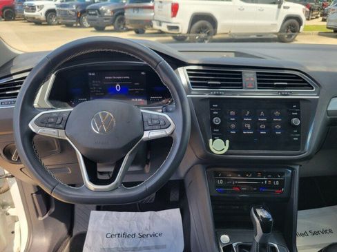 Used 2023 Volkswagen Tiguan SE FWD image 17