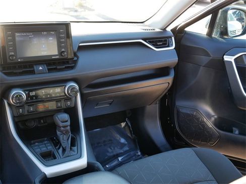 Used 2020 Toyota RAV4 XLE image 23