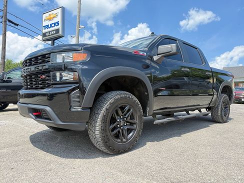 Used 2021 Chevrolet Silverado 1500 Custom Trail Boss w/ Midnight Edition AWD/4WD image 2