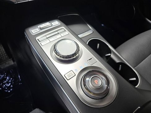 Used 2023 Genesis GV70 2.5T w/ Advanced Package image 30