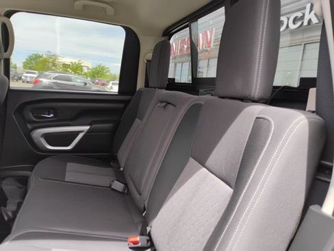 Used 2021 Nissan Titan SV w/ SV Convenience Package AWD/4WD image 11