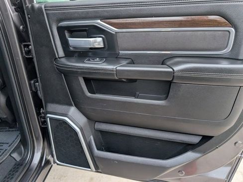 Used 2024 RAM 2500 Laramie image 32