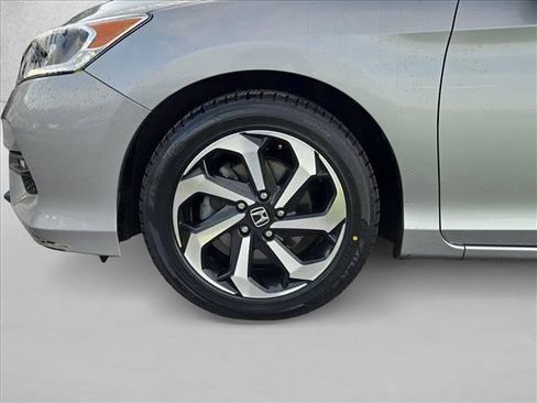 Used 2017 Honda Accord EX image 24