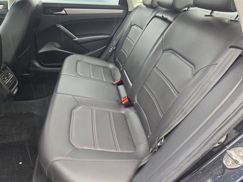 Used 2020 Volkswagen Passat 2.0T SE image 14