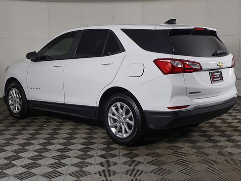 Used 2021 Chevrolet Equinox LS w/ LS Convenience Package image 6