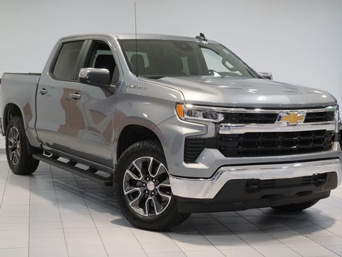 Used 2024 Chevrolet Silverado 1500 LT image 3