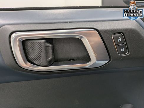 Used 2025 Ford Bronco Heritage Edition AWD/4WD image 11