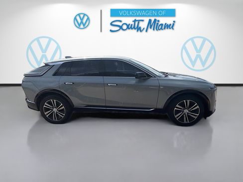 Used 2024 Cadillac Lyriq Luxury image 8