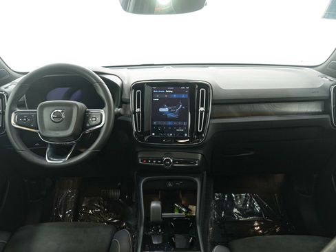 Used 2023 Volvo C40 P8 Recharge Plus image 13