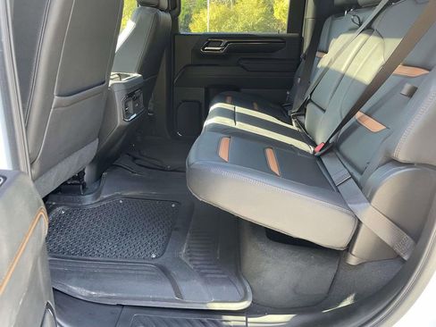 Used 2024 GMC Sierra 2500 AT4 w/ AT4 Premium Plus Package image 9