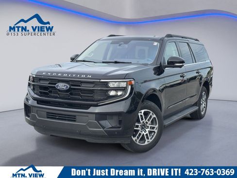 Used 2025 Ford Expedition Max Active AWD/4WD image 1