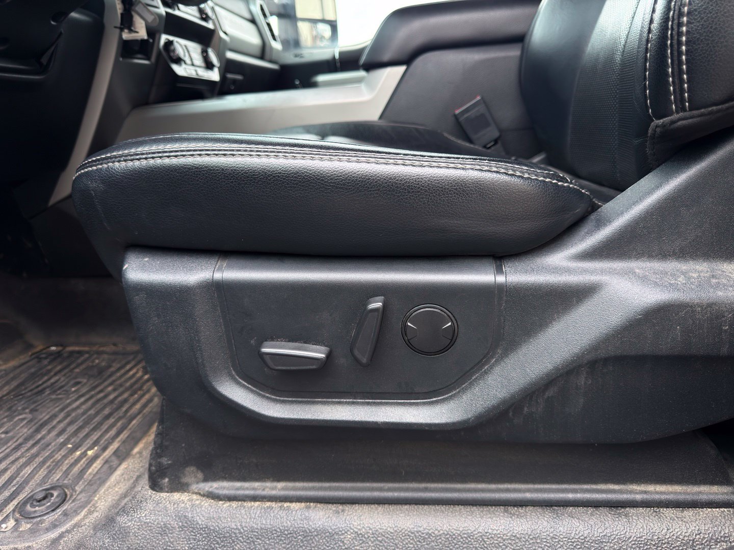 Used 2020 Ford F250 Lariat AWD/4WD image 19
