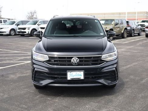 Used 2022 Volkswagen Tiguan SE R-Line FWD image 3