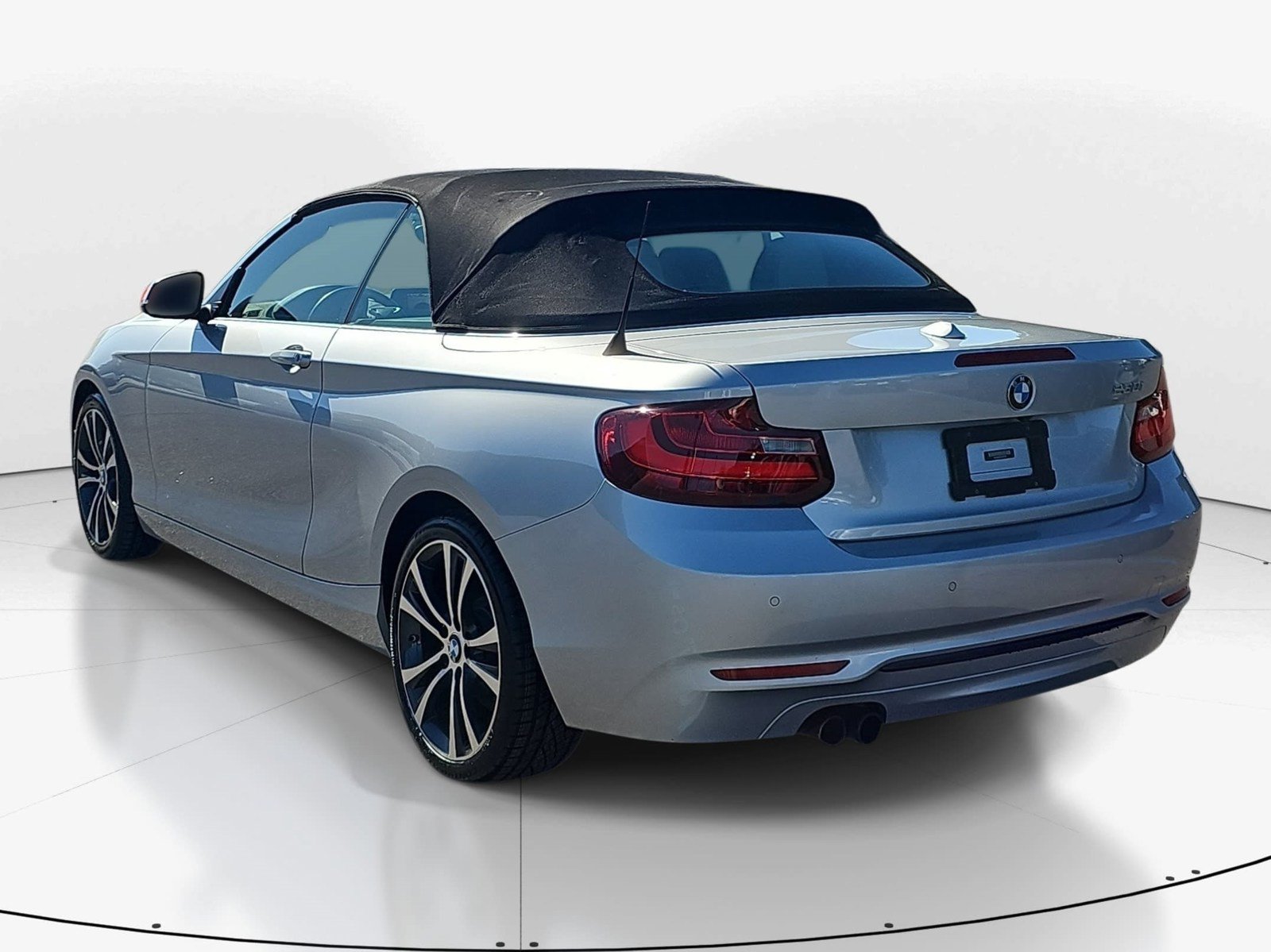 Used 2017 BMW 230i Convertible RWD image 6