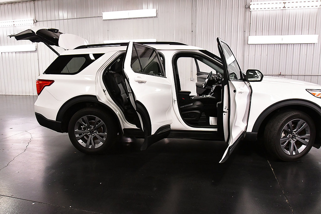 Used 2023 Ford Explorer XLT w/ Equipment Group 202A AWD/4WD image 30