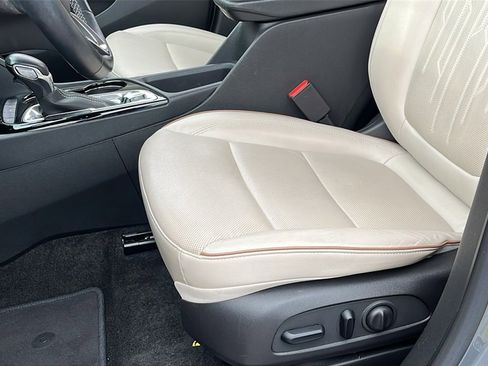 Used 2024 Buick Encore GX Avenir w/ Avenir Convenience Package image 21