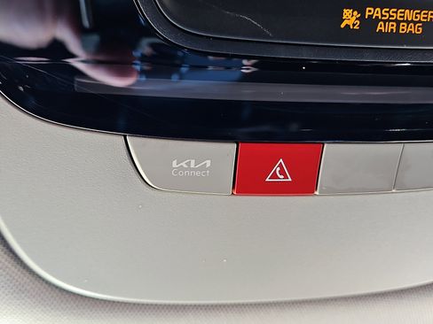 Used 2025 Kia Sportage EX w/ Premium Package image 20