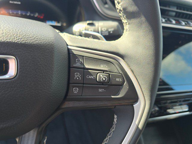Used 2024 Jeep Grand Cherokee L Altitude AWD/4WD image 32