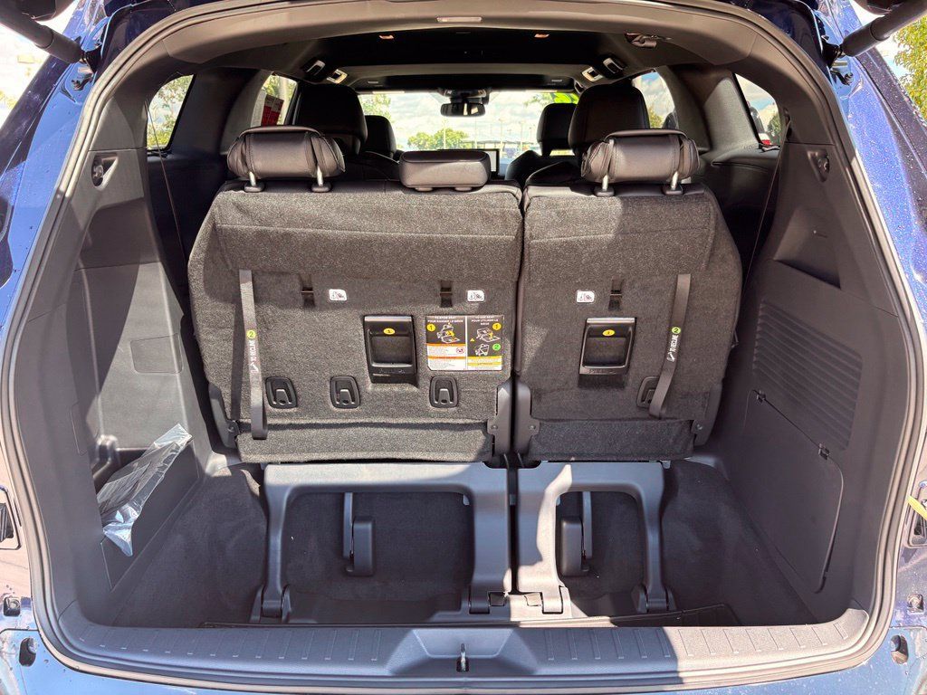 Used 2026 Toyota Sienna Platinum AWD/4WD image 27