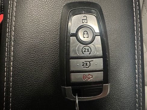 Used 2023 Ford Escape Platinum w/ Premium Technology Package AWD/4WD image 15