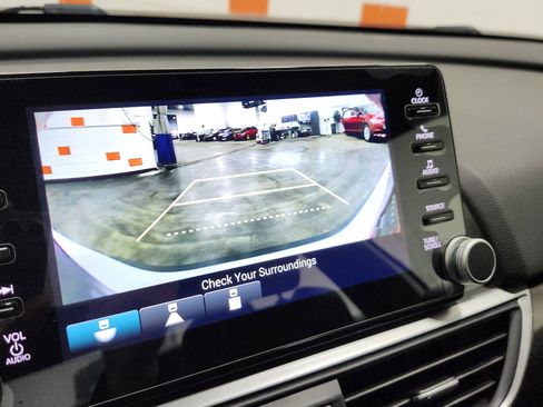 Used 2022 Honda Accord Sport image 2