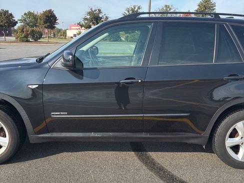 Used 2010 BMW X5 xDrive30i image 6