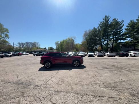 Used 2025 Chevrolet Trax LT w/ LT Convenience Package image 11