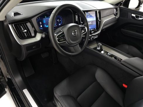 Certified 2025 Volvo XC60 B5 Plus AWD/4WD image 15