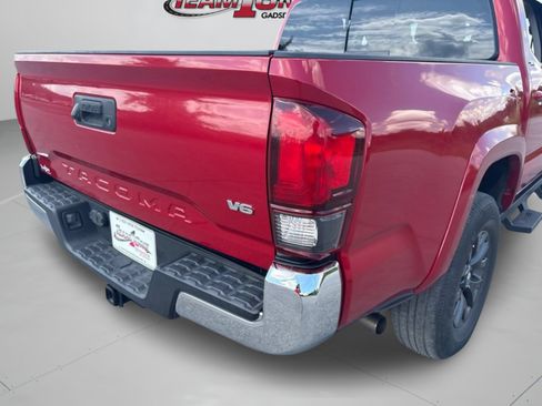 Used 2021 Toyota Tacoma SR5 RWD image 11