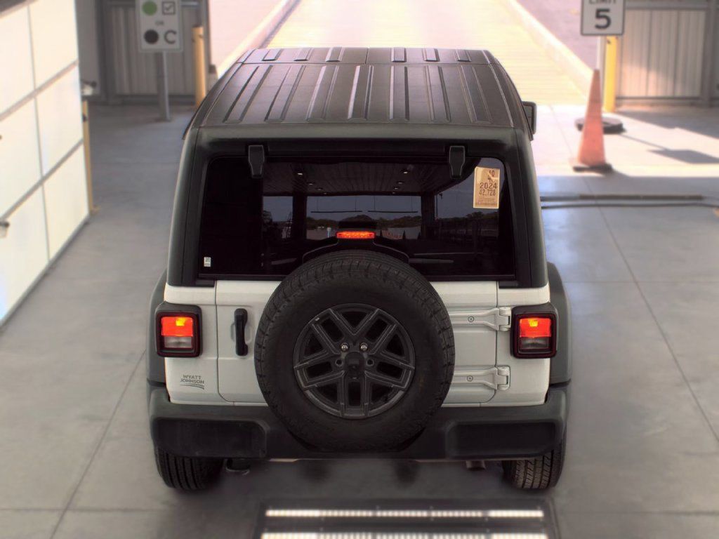 Used 2024 Jeep Wrangler Unlimited Sport AWD/4WD image 6
