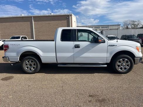 Used 2014 Ford F150 XLT w/ XLT Chrome Package image 12
