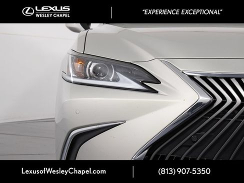 Used 2020 Lexus ES 300h w/ Premium Package FWD image 11
