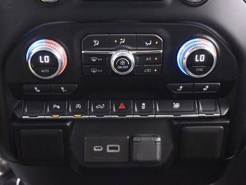 Used 2021 GMC Sierra 1500 Elevation w/ LPO, Elevation Black Package AWD/4WD image 33