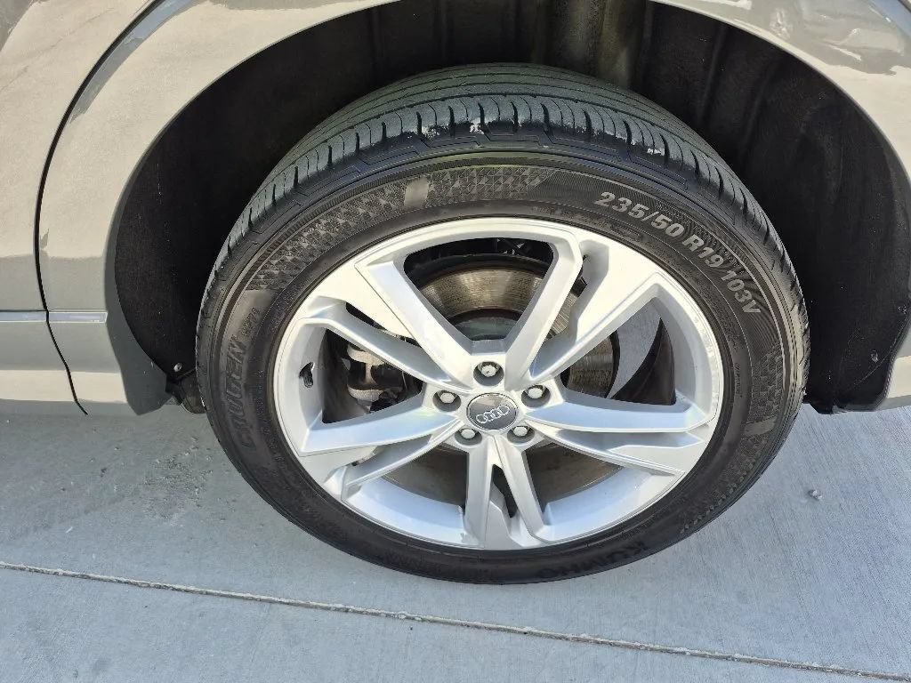 Used 2020 Audi Q3 2.0T Premium w/ Convenience Package AWD/4WD image 9