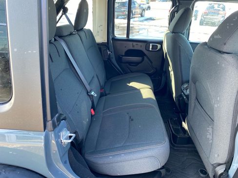 Used 2025 Jeep Wrangler Willys image 22