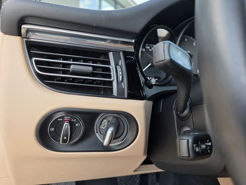 Used 2025 Porsche Macan S image 29