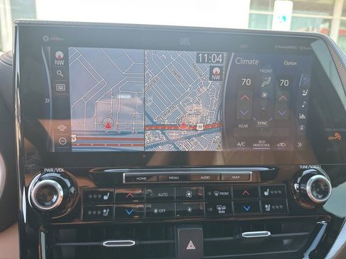 Used 2022 Toyota Highlander Platinum image 7