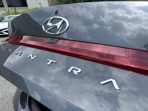 Used 2023 Hyundai Elantra Limited FWD image 16
