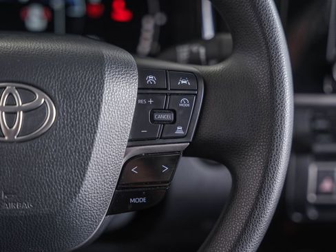 Used 2025 Toyota Camry LE image 27