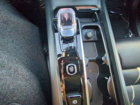 Used 2024 Volvo XC60 T8 Ultimate w/ Protection Package Premier image 30