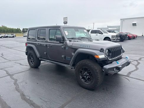 Used 2024 Jeep Wrangler Unlimited AWD/4WD image 7