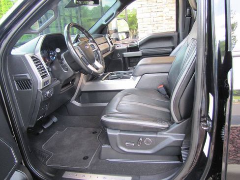 Used 2019 Ford F250 Platinum w/ Platinum Ultimate Package AWD/4WD image 12