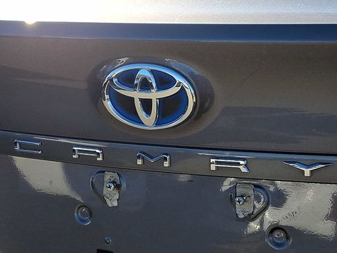 Certified 2019 Toyota Camry XLE image 33