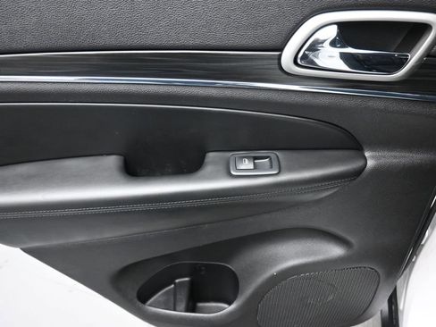 Used 2020 Jeep Grand Cherokee Limited image 29