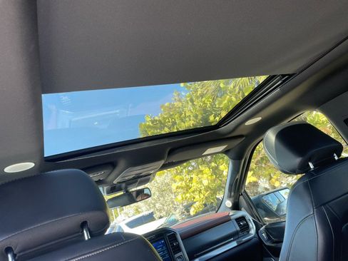 Used 2021 Ford F150 Lariat w/ Equipment Group 502A High image 27