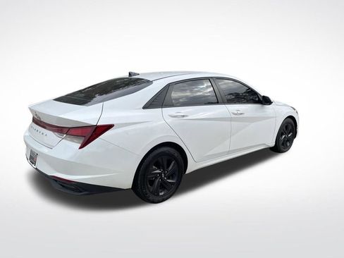 Used 2022 Hyundai Elantra SEL w/ Convenience Package image 6