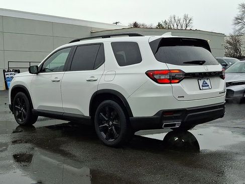 Certified 2025 Honda Pilot Black Edition image 4