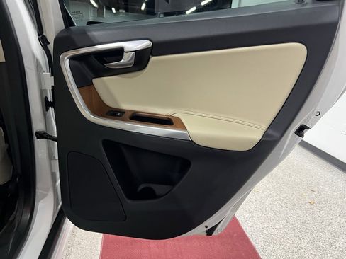 Used 2017 Volvo XC60 T5 Inscription w/ Preferred Option Package image 28
