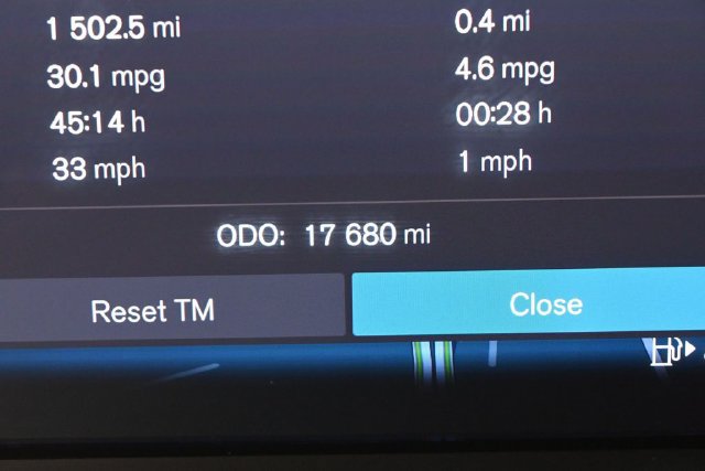 Used 2023 Volvo XC40 B4 Plus w/ Driver Assist Package FWD image 22